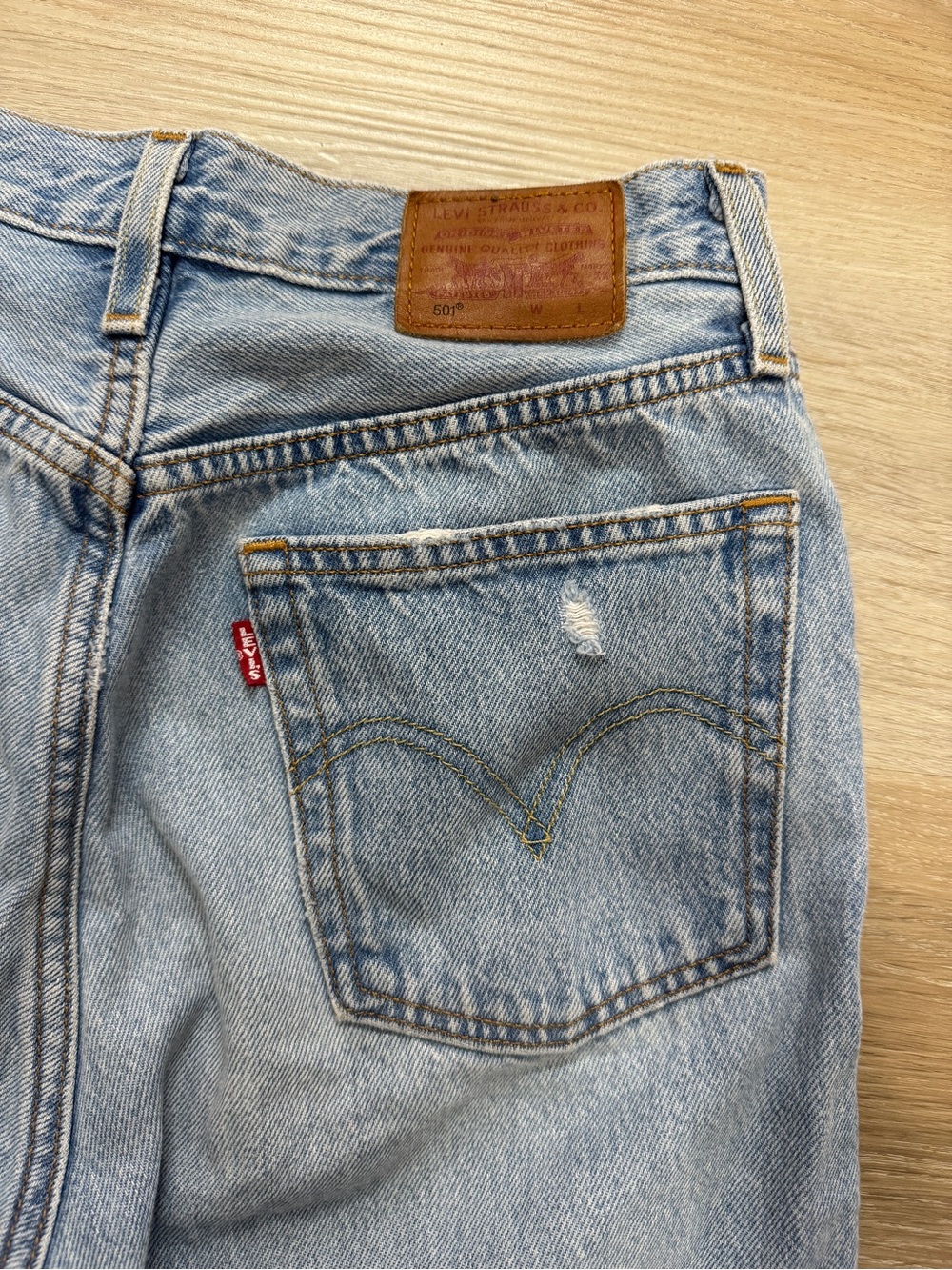 Levi’s 501 Ripped Light Wash Straight Jeans W27 L30 - Picture 7 of 9